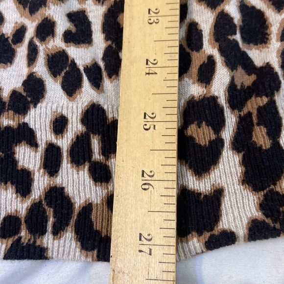 COPY - Old navy thin button down sweater animal print Xl - Picture 6 of 6